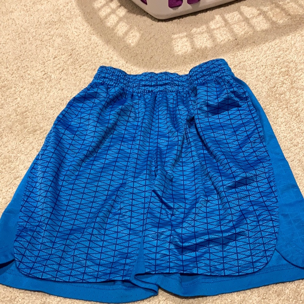 Nike Boys Athletic Shorts / Medium